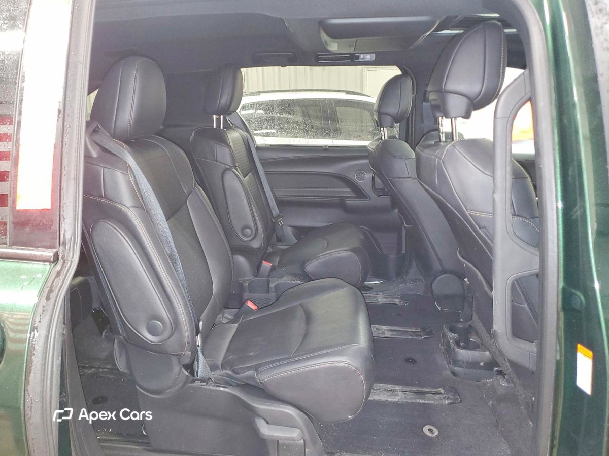 Toyota Sienna 2025