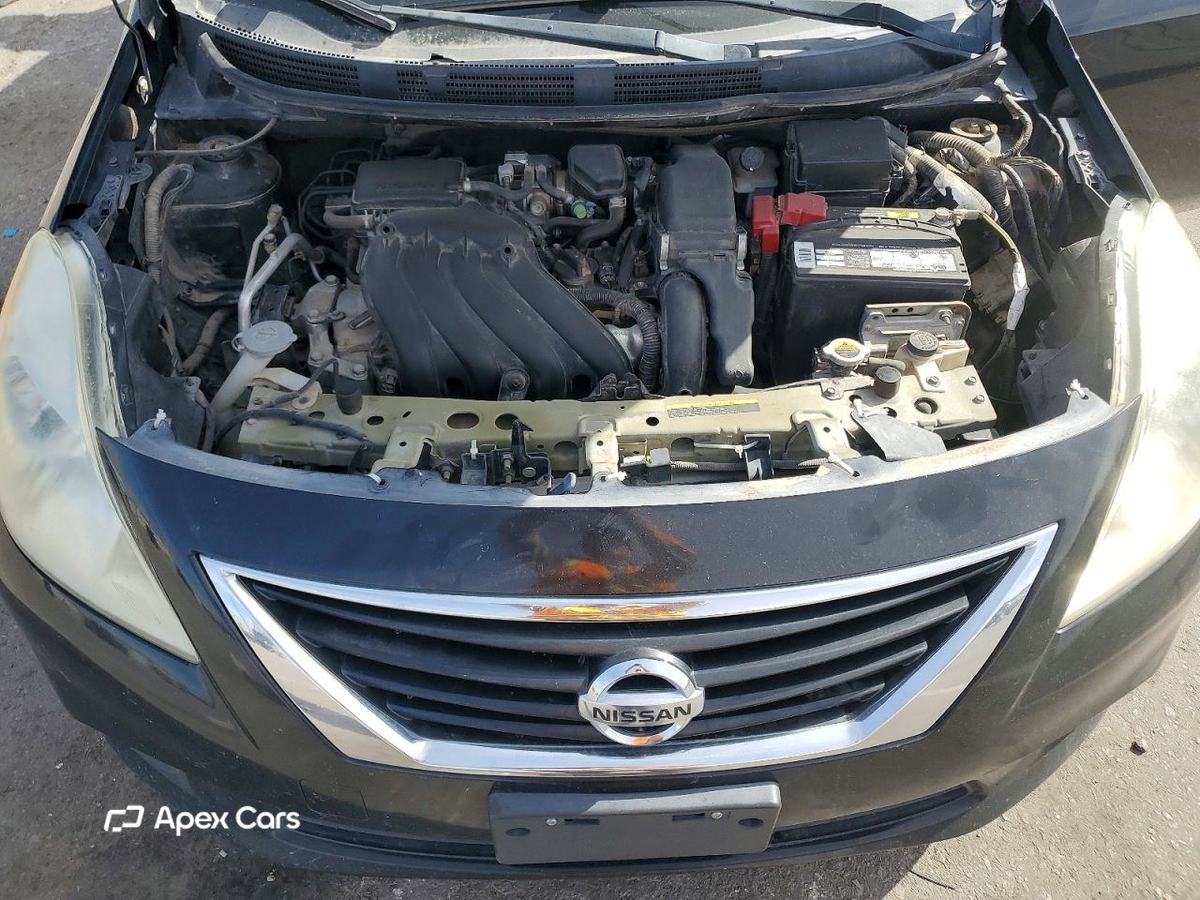 Nissan Versa 2012