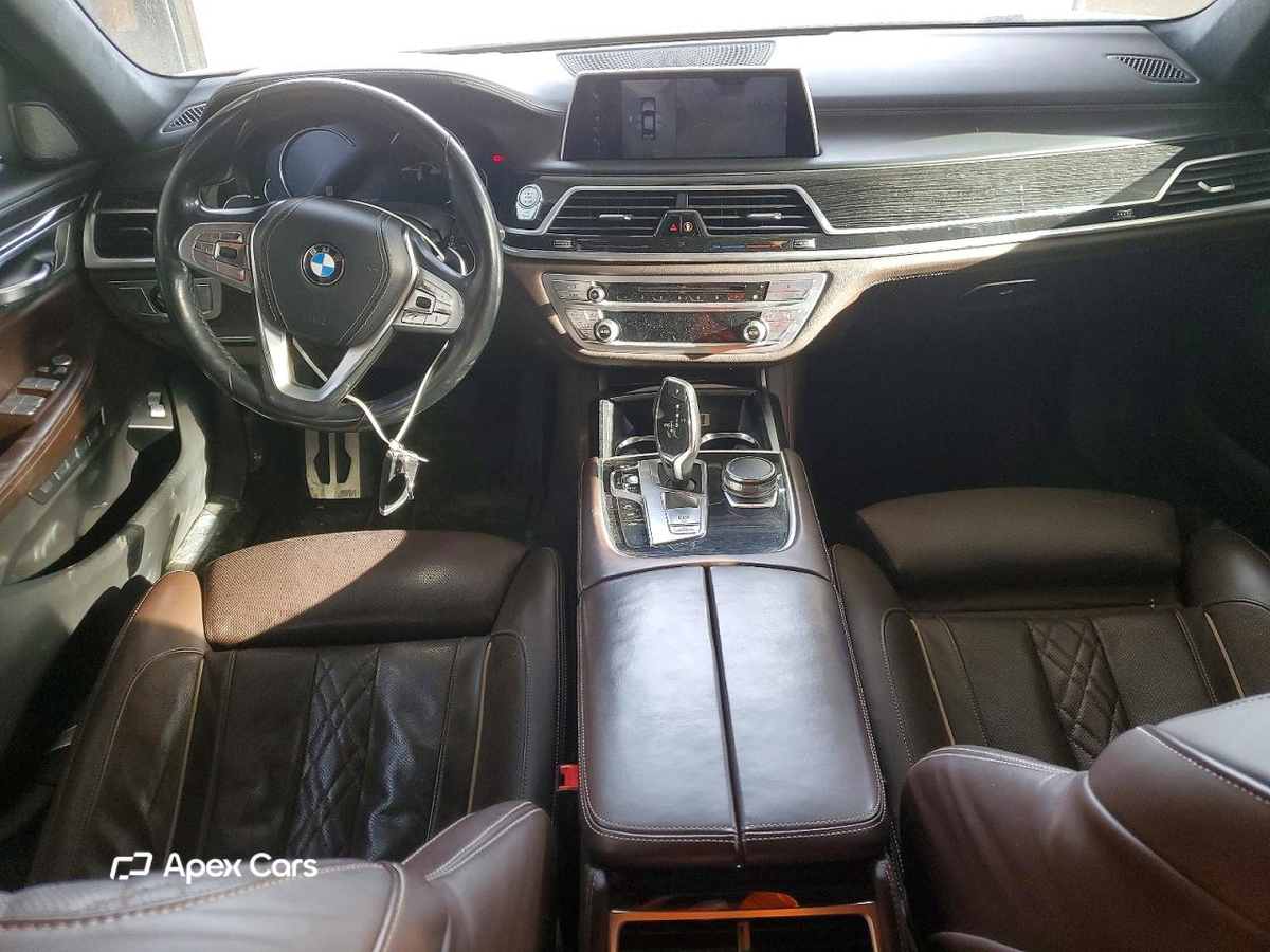 BMW Series 7 2016