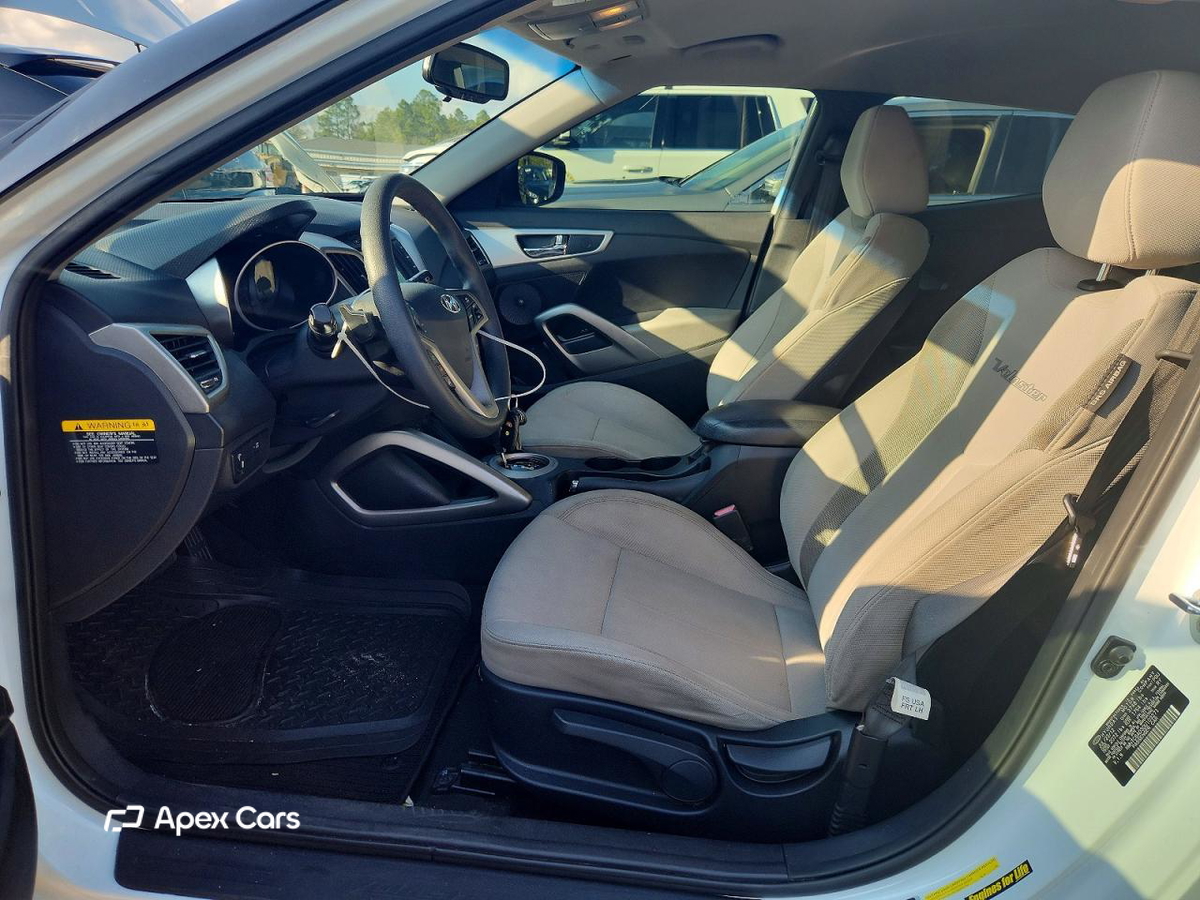 Hyundai Veloster 2013