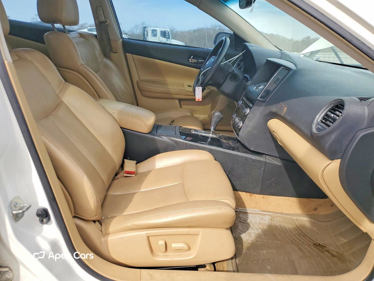 Nissan Maxima 2011