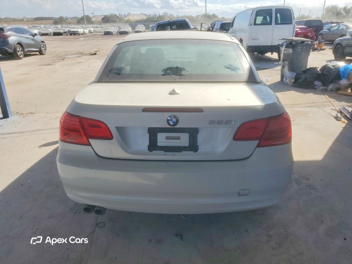 BMW Series 3 2011