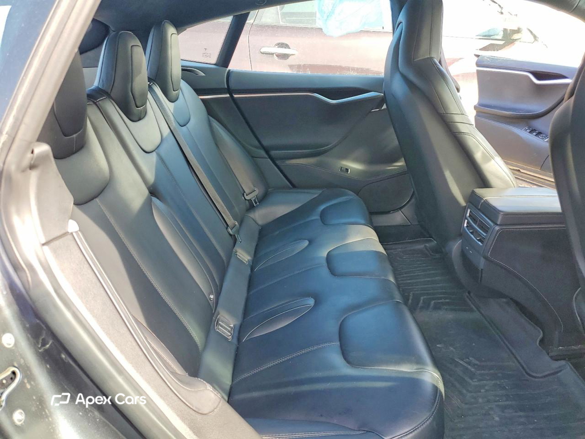 Tesla Model S 2016