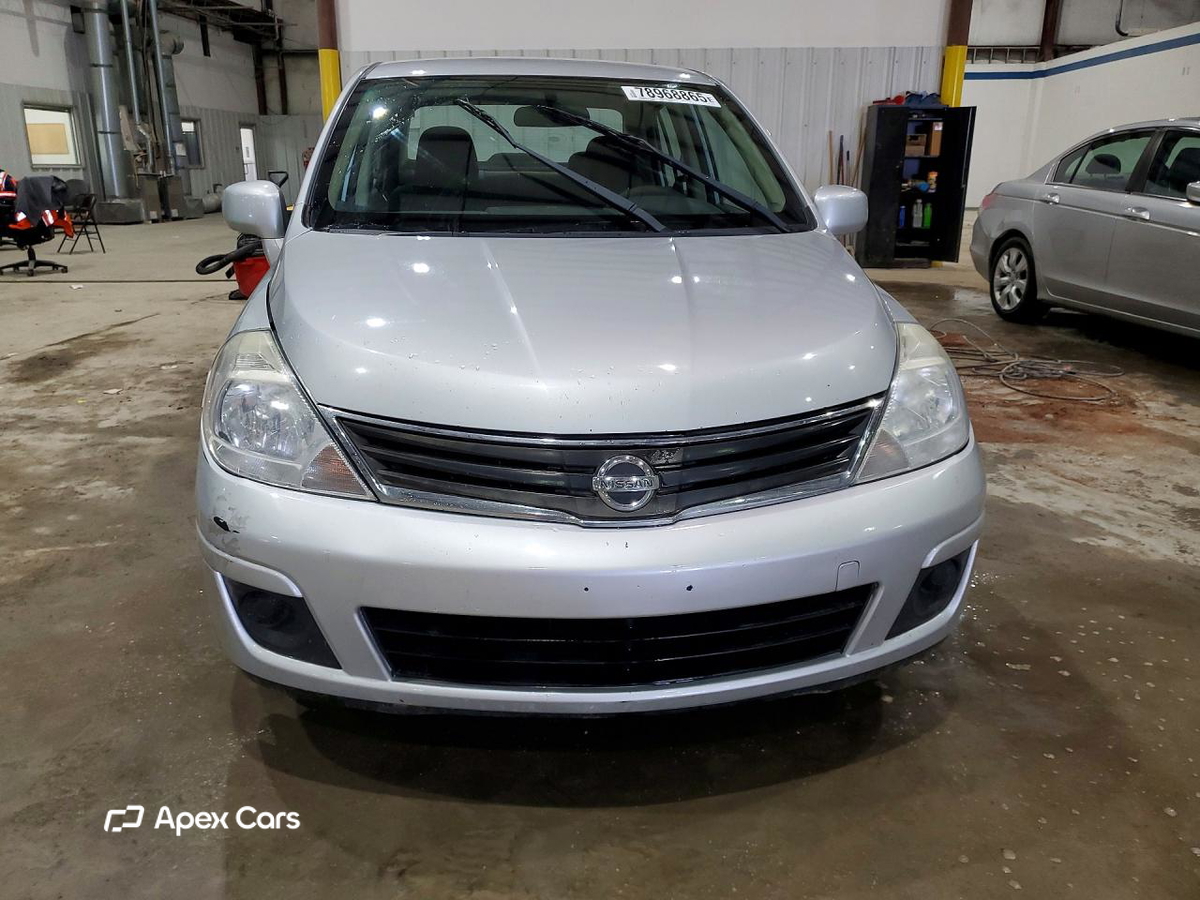 Nissan Versa 2011