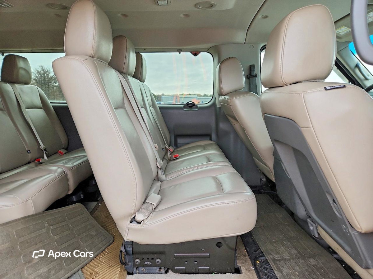 Nissan NV 2016