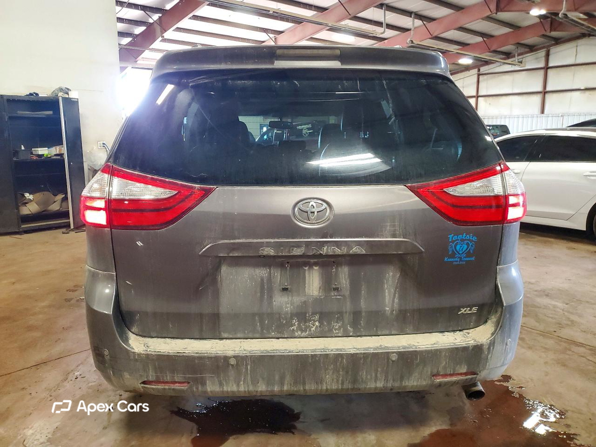 Toyota Sienna 2015