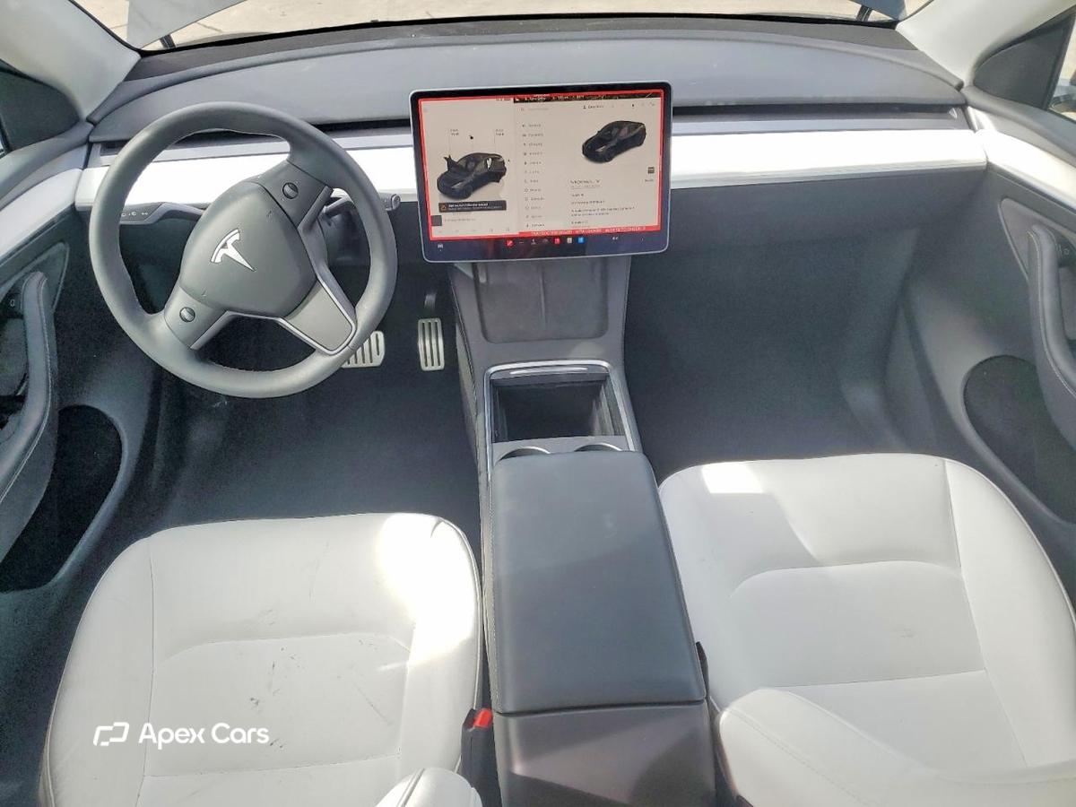 Tesla Model Y 2025