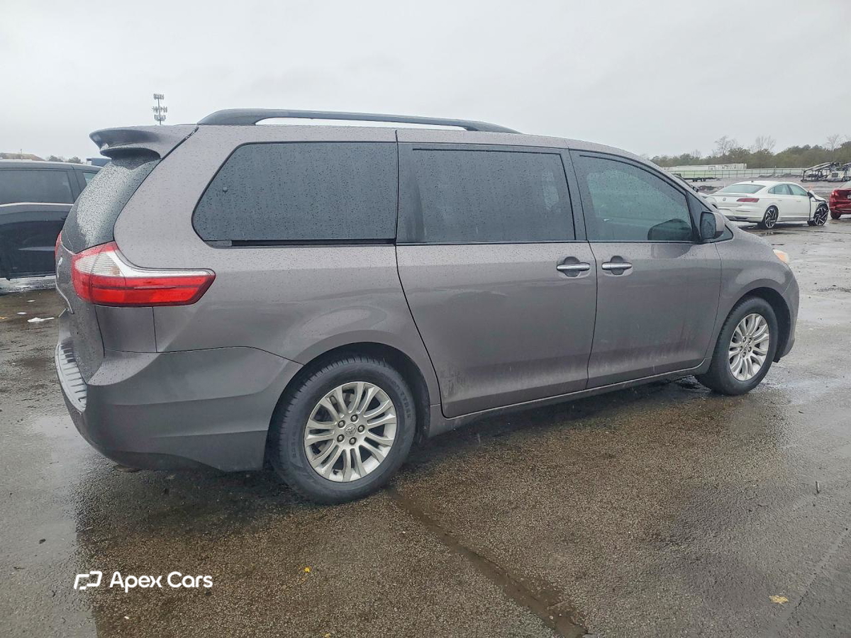 Toyota Sienna 2015