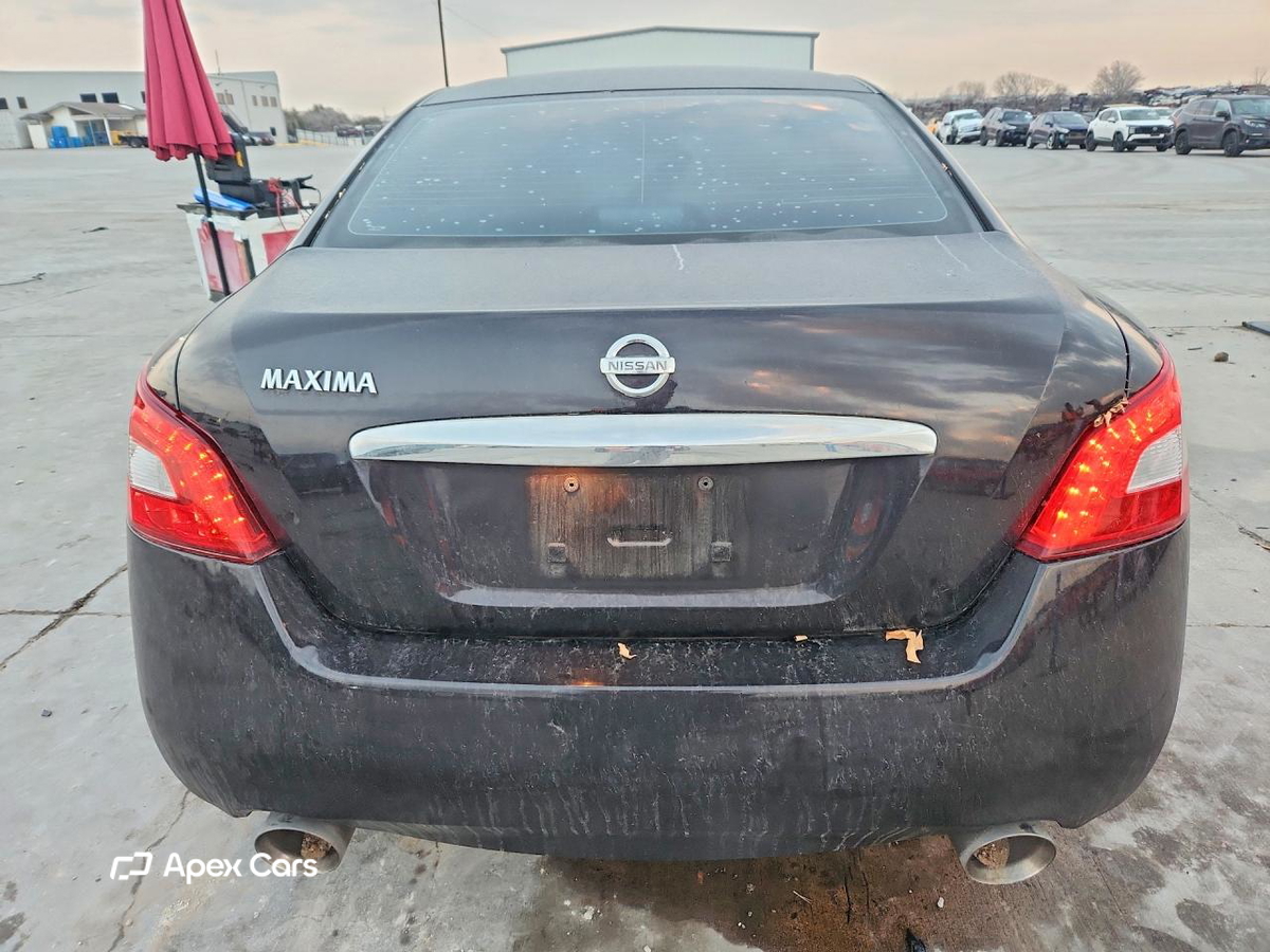 Nissan Maxima 2010