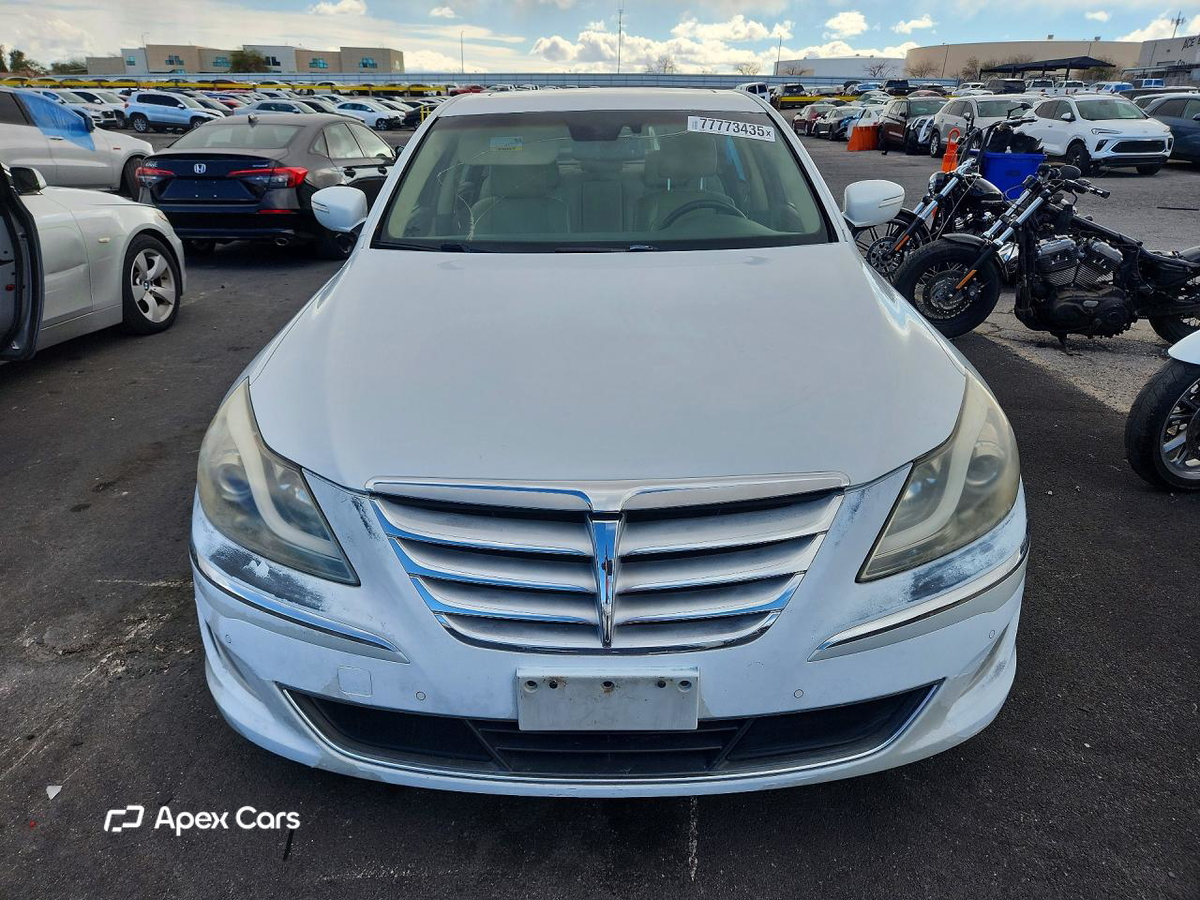 Hyundai Genesis 2013