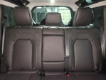Land Rover Defender 2025