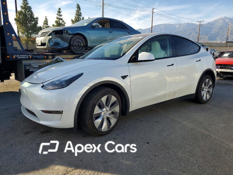 Tesla Model Y 2024 - Image 1 of 12