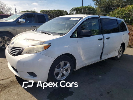 Toyota Sienna 2014 - Image 1 of 14