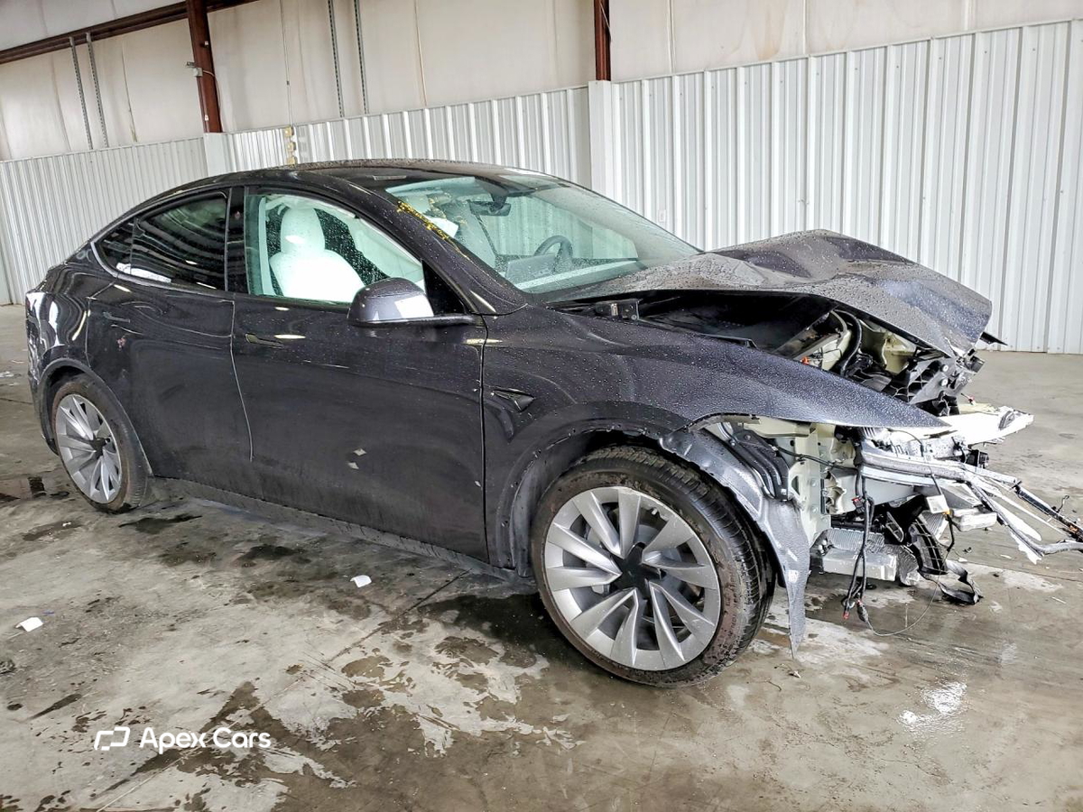 Tesla Model Y 2026