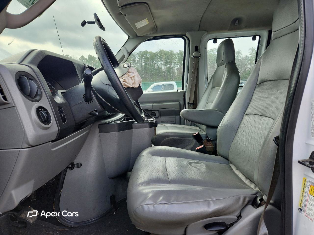 Ford Econoline 2014