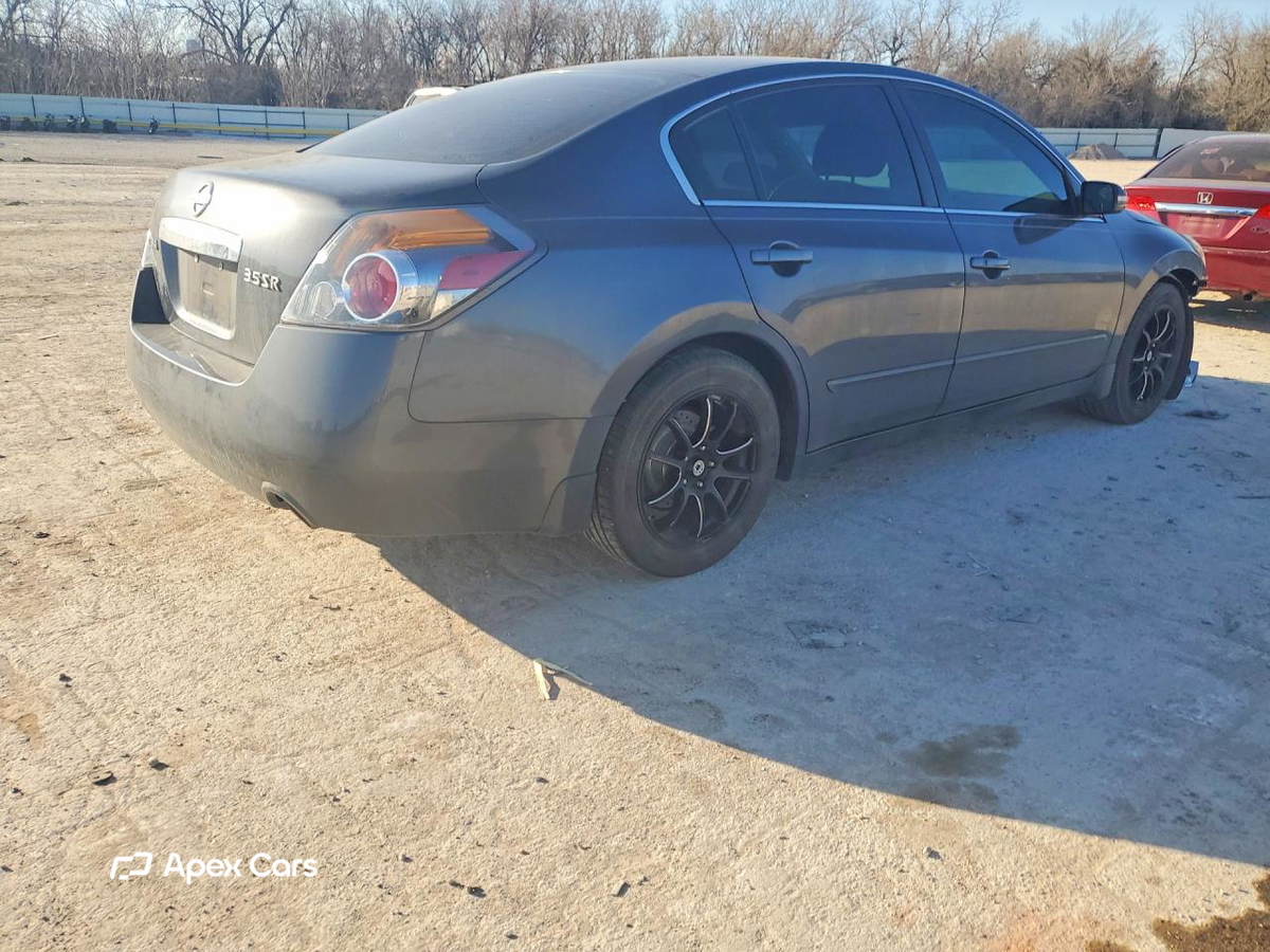 Nissan Altima 2012