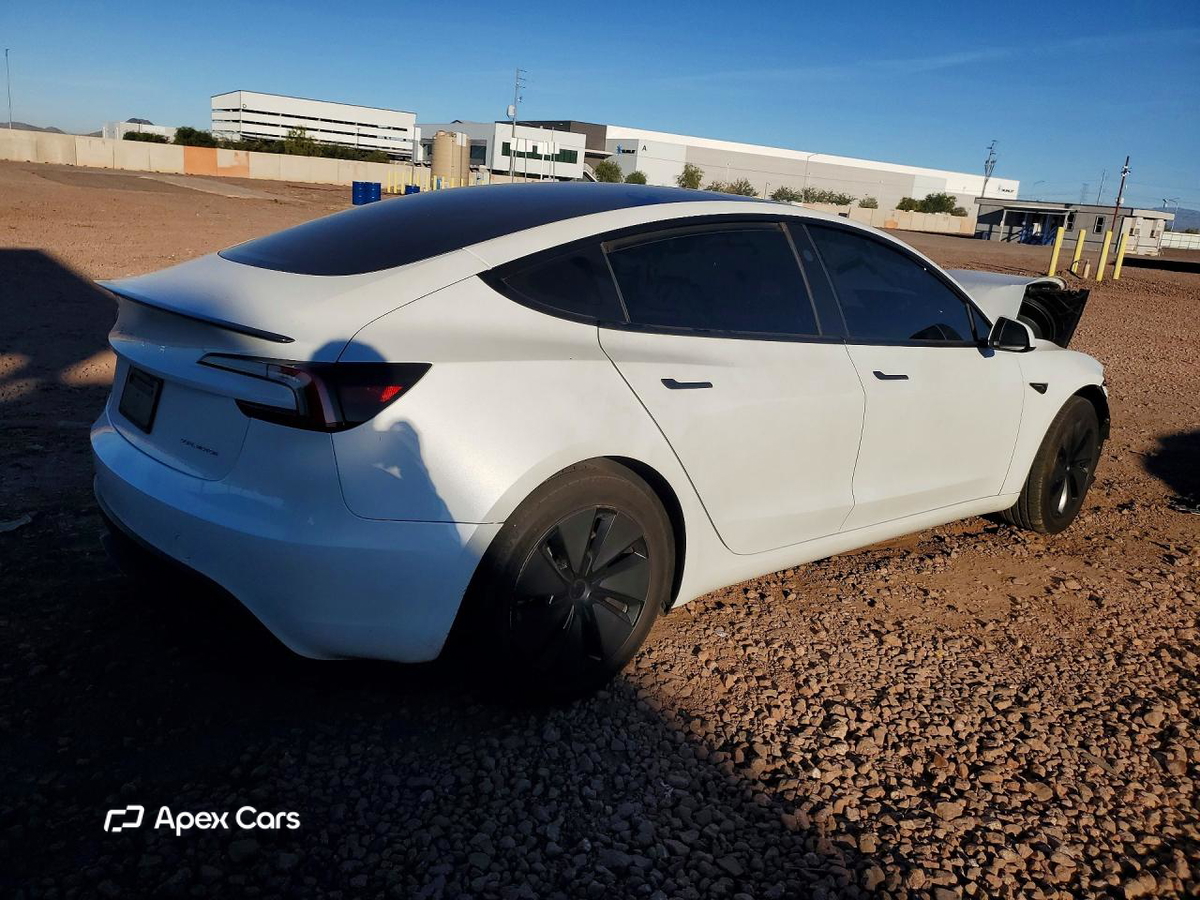 Tesla Model 3 2024