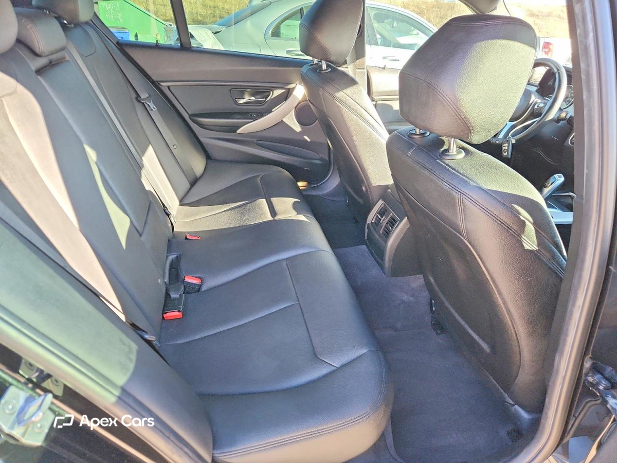 BMW Series 3 2016