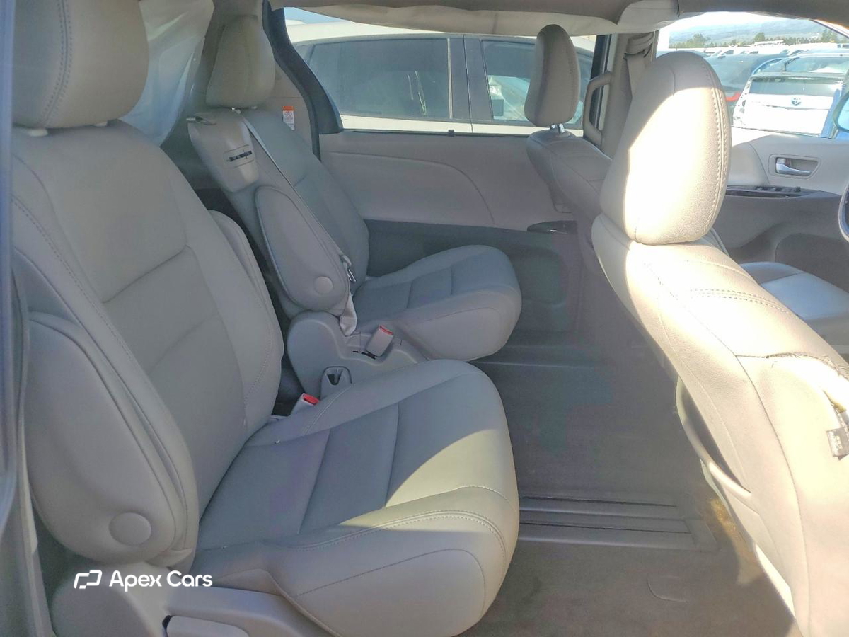 Toyota Sienna 2017
