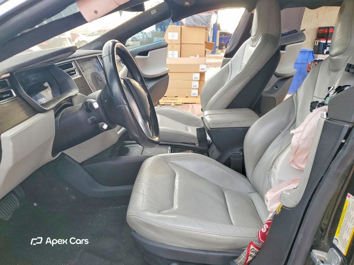 Tesla Model S 2015