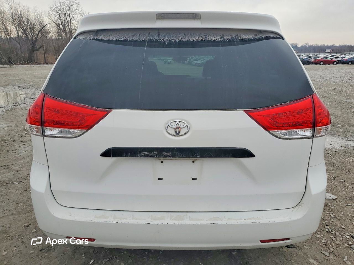 Toyota Sienna 2011