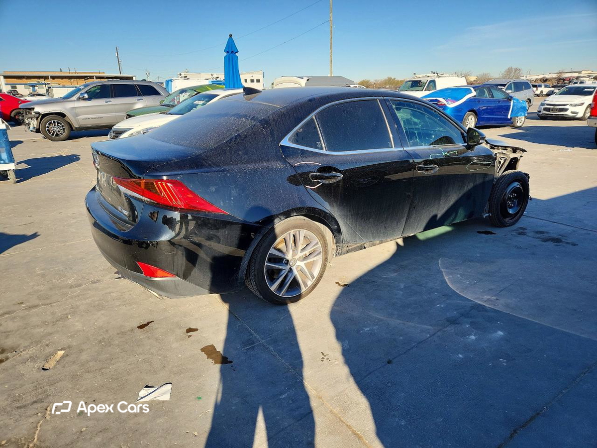Lexus IS 2018