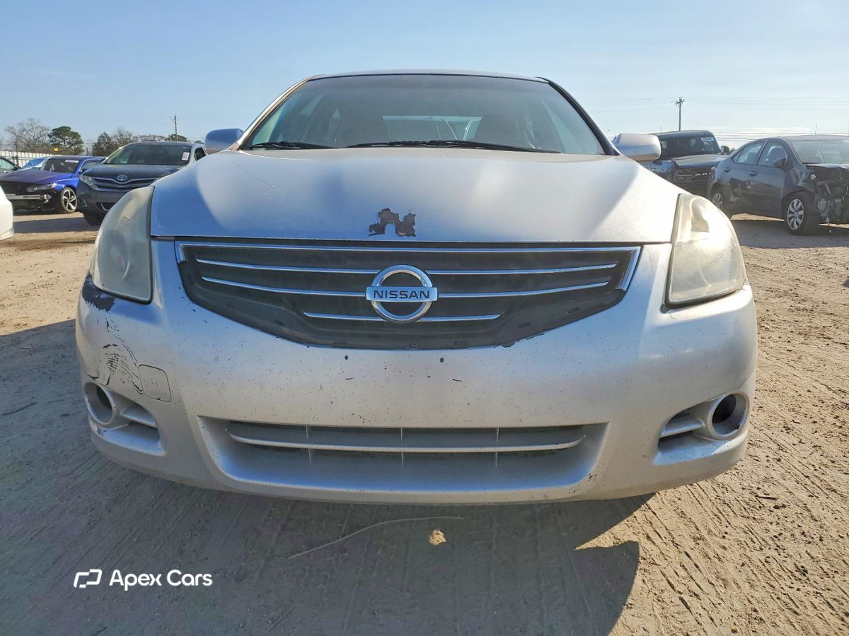 Nissan Altima 2012