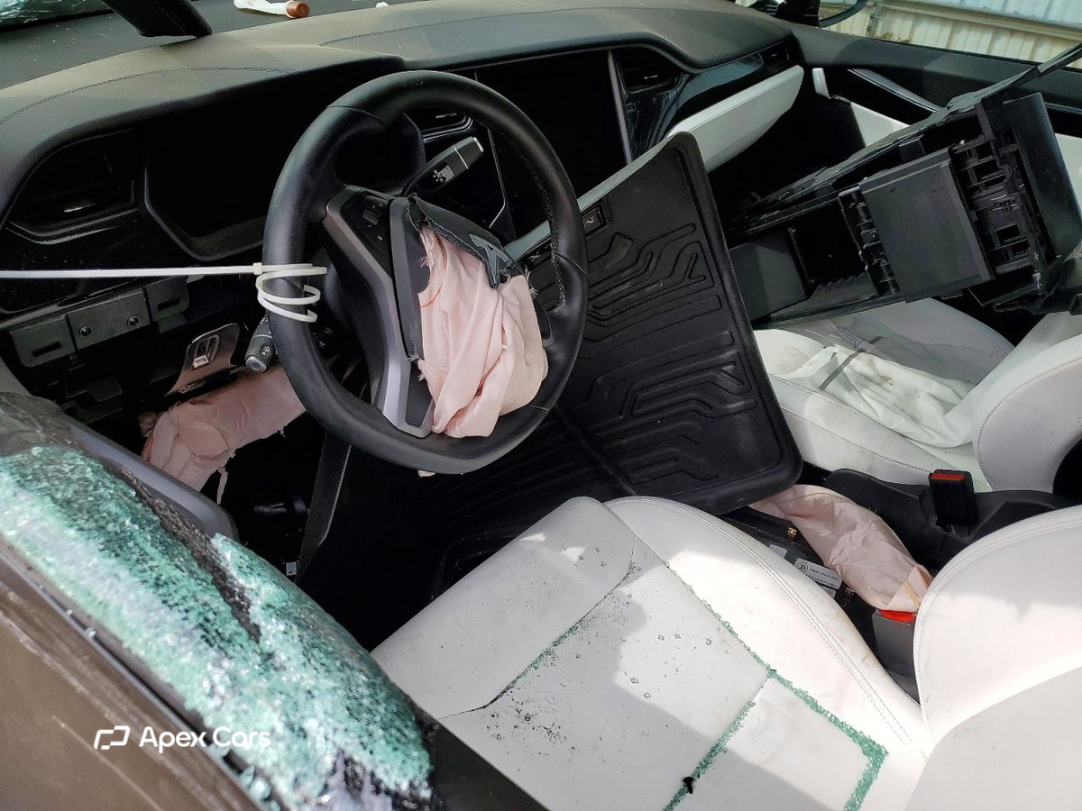 Tesla Model X 2020