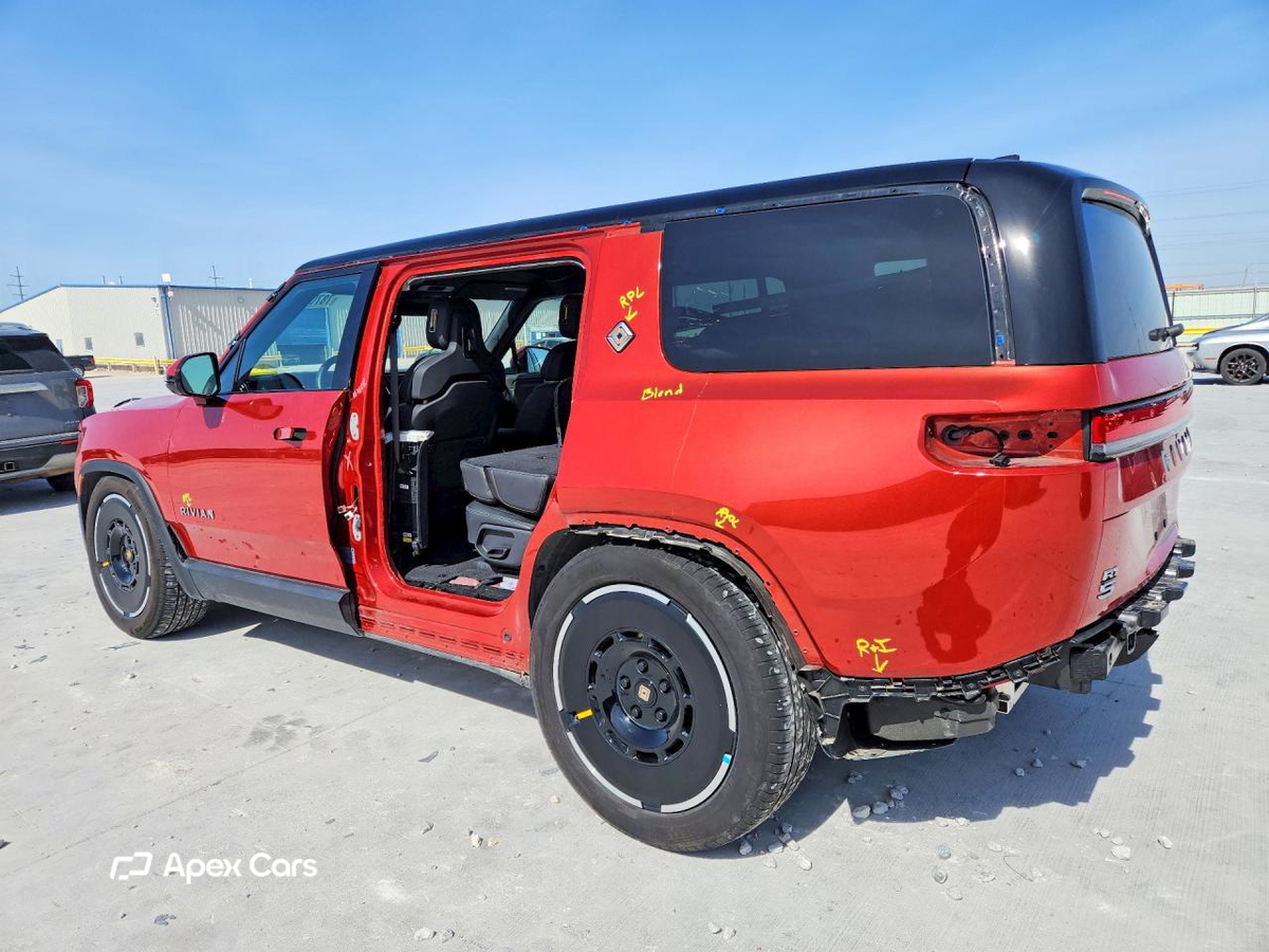 Rivian R1S 2025