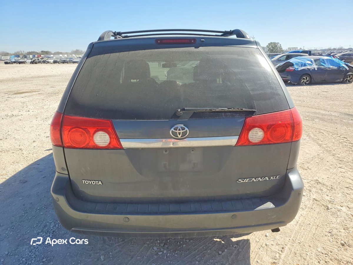 Toyota Sienna 2010