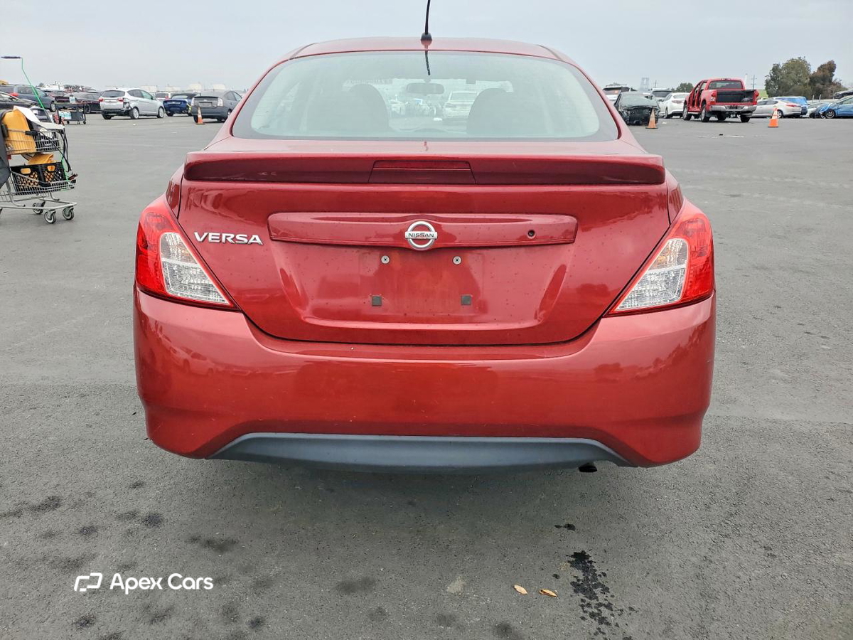 Nissan Versa 2018