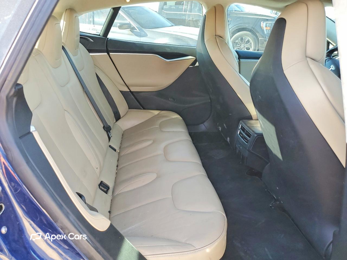 Tesla Model S 2016