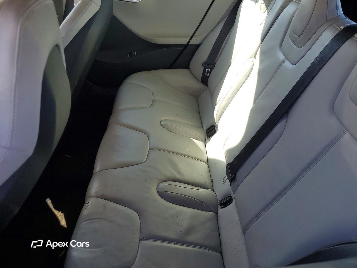 Tesla Model S 2014