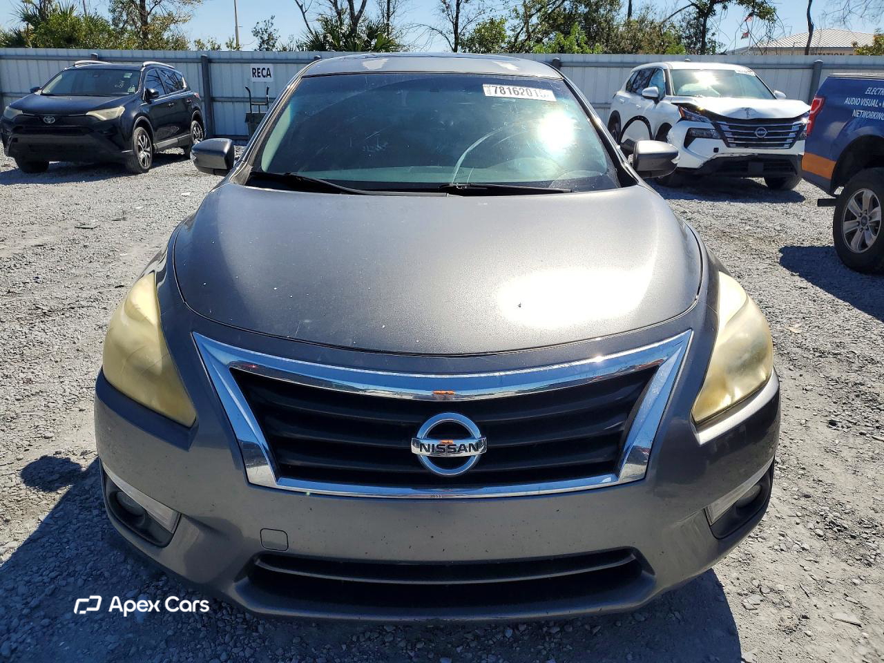 Nissan  2015