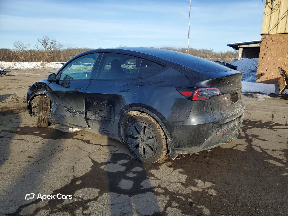 Tesla Model Y 2024