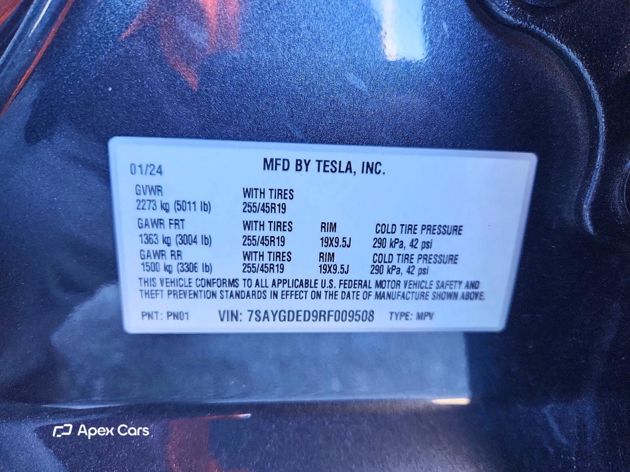 Tesla Model Y 2024