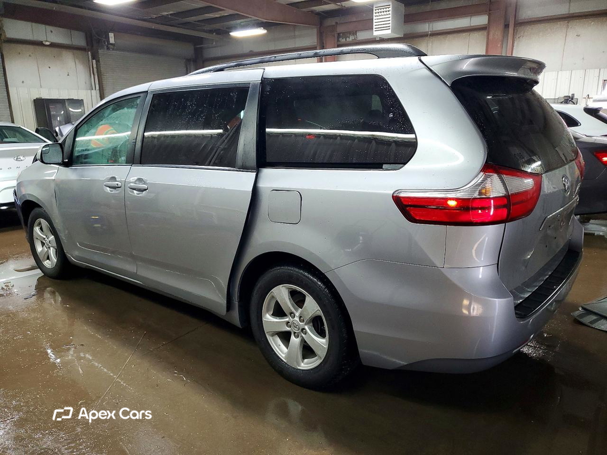 Toyota Sienna 2016