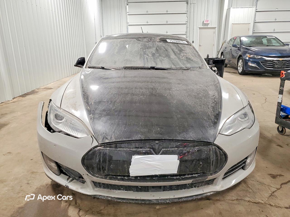 Tesla Model S 2015
