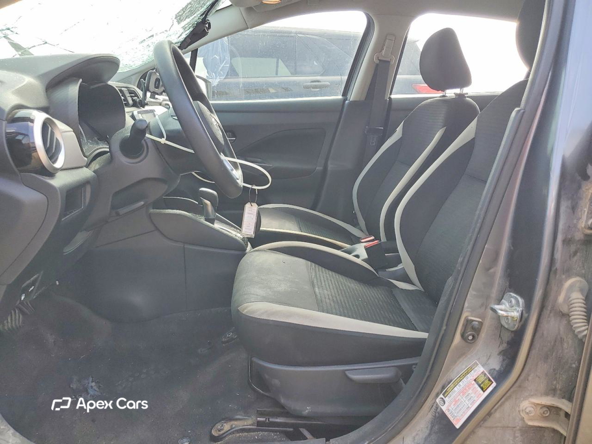 Nissan Versa 2021