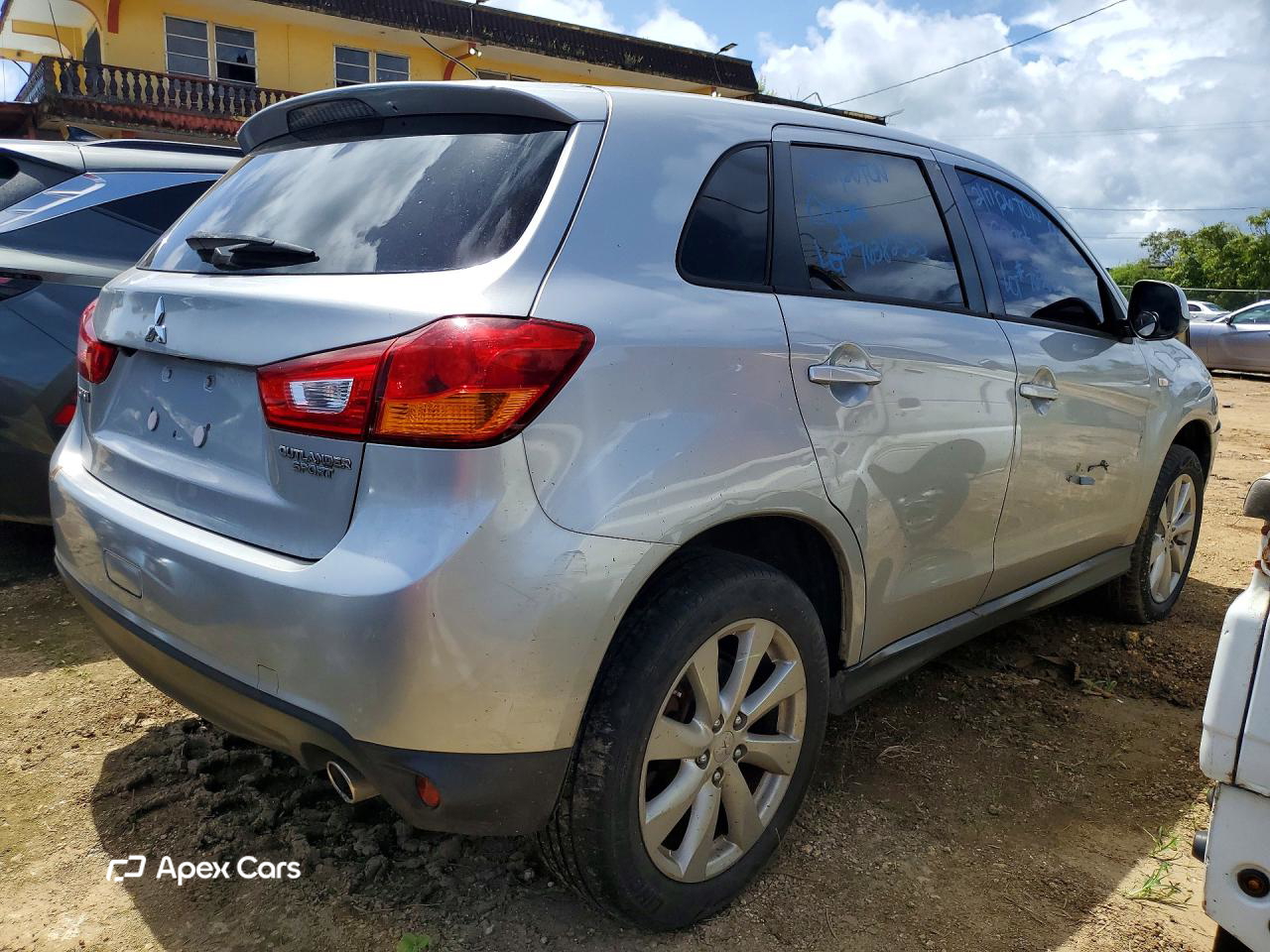 Mitsubishi Outlander 2015