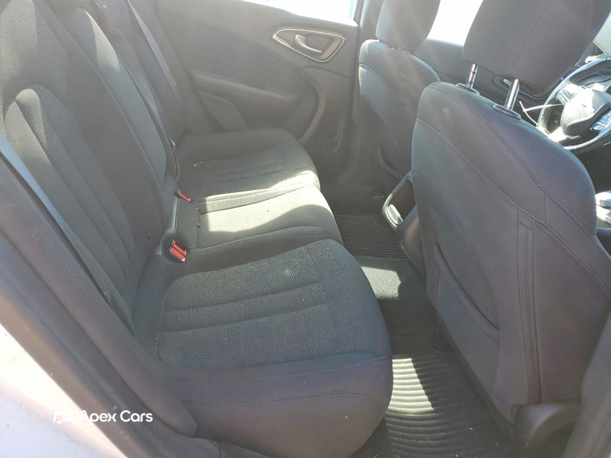 Chrysler 200 2016