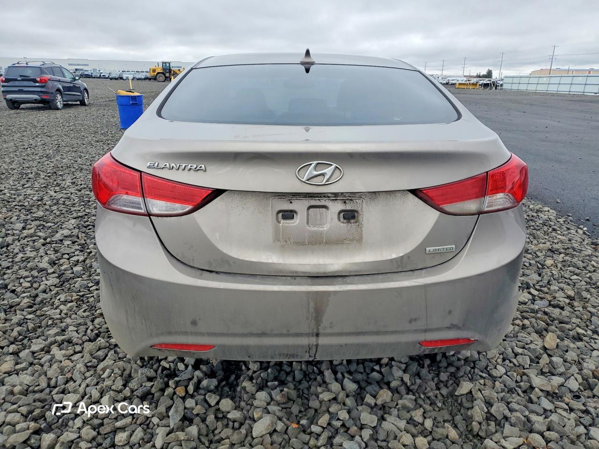 Hyundai Elantra 2012