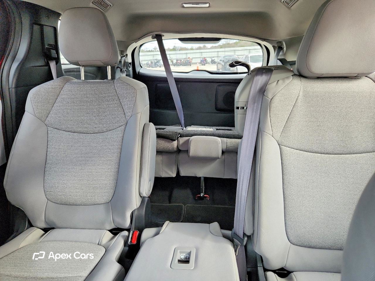 Toyota Sienna 2025