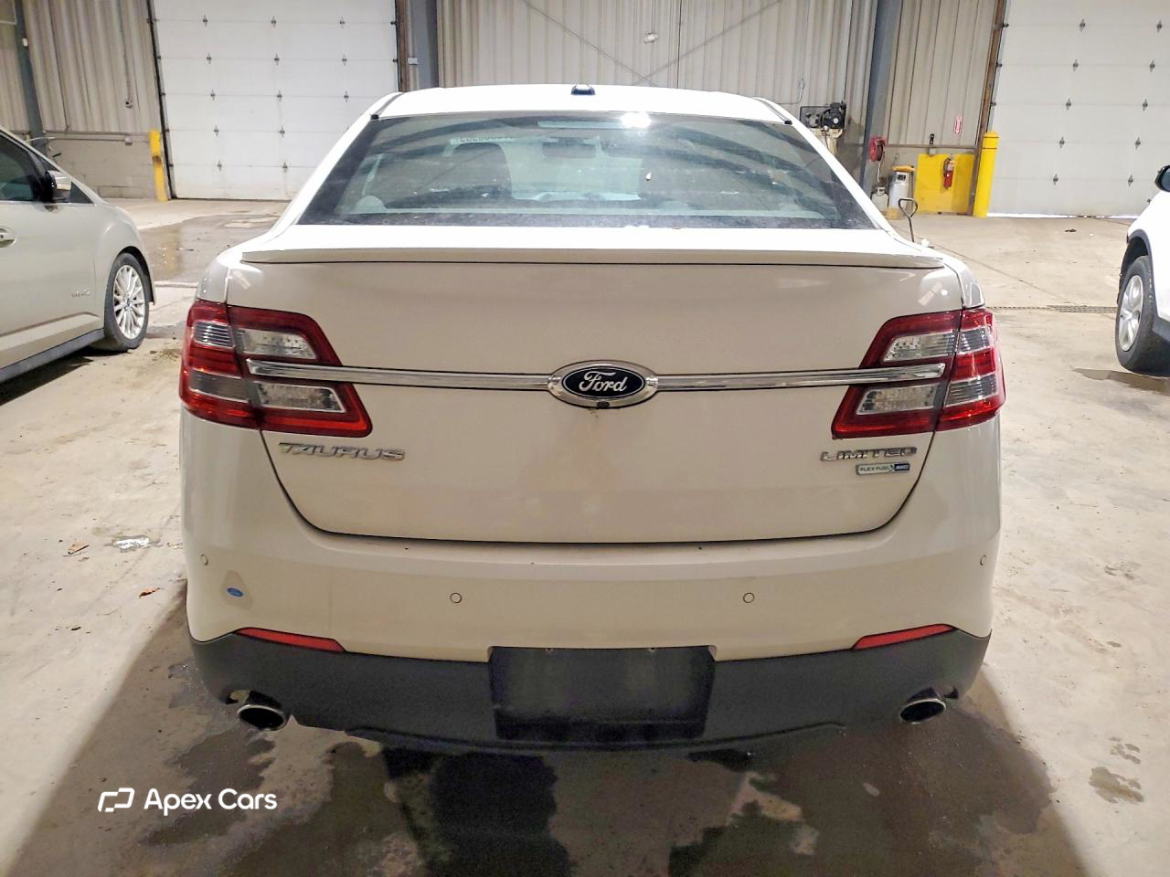 Ford Taurus 2016
