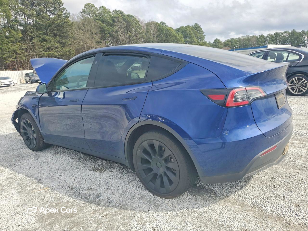 Tesla Model Y 2024