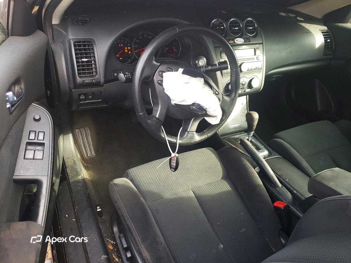Nissan Altima 2010