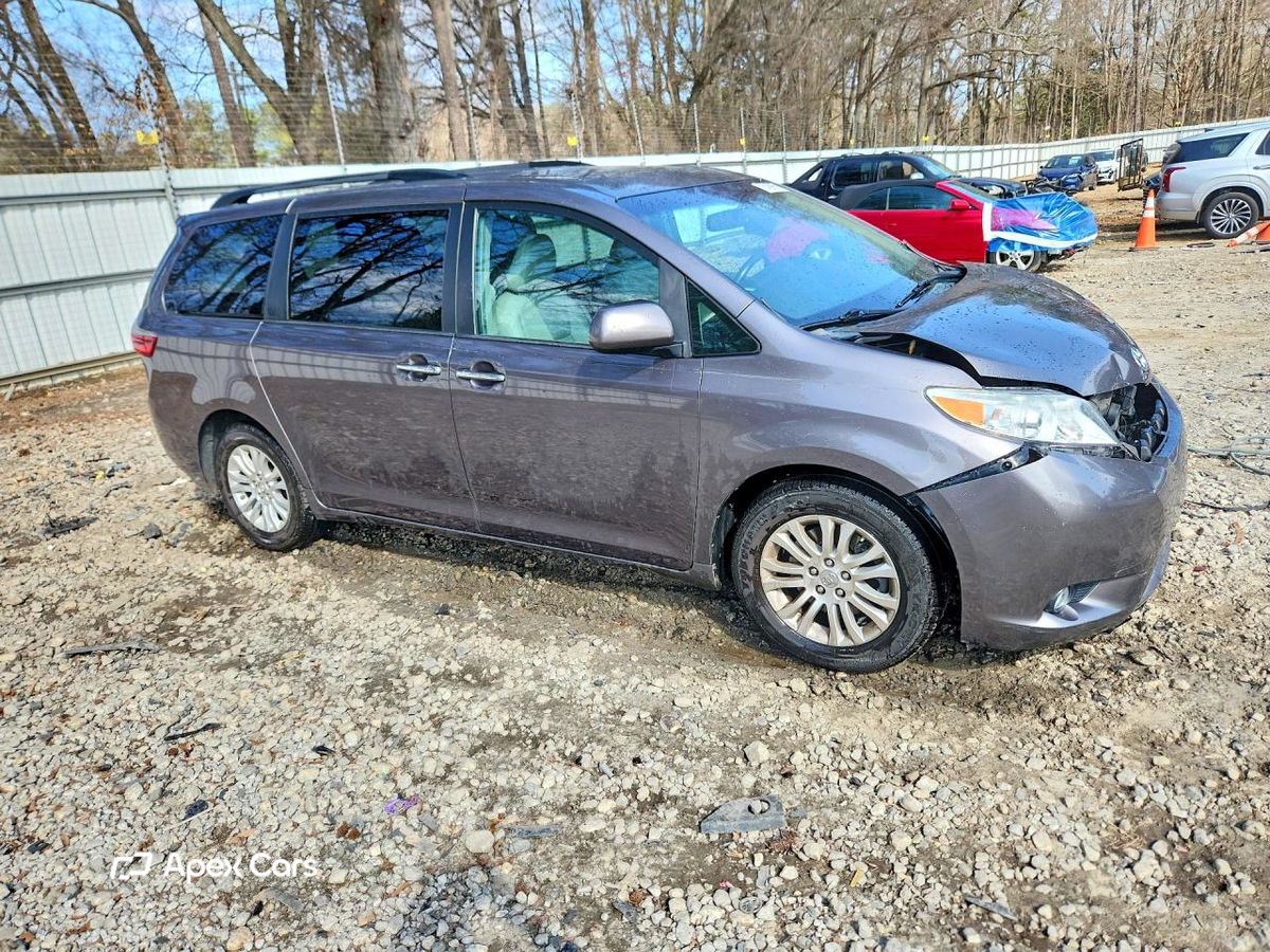 Toyota Sienna 2015