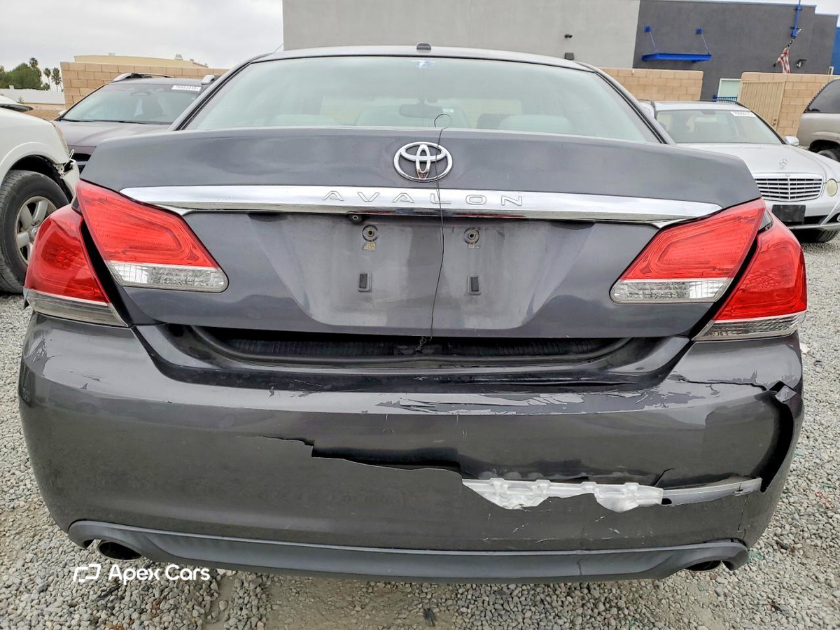 Toyota Avalon 2011