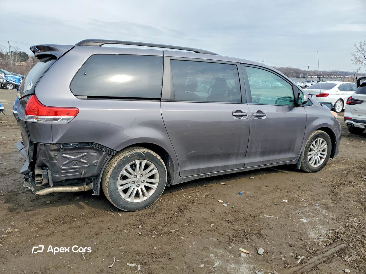 Toyota Sienna 2014