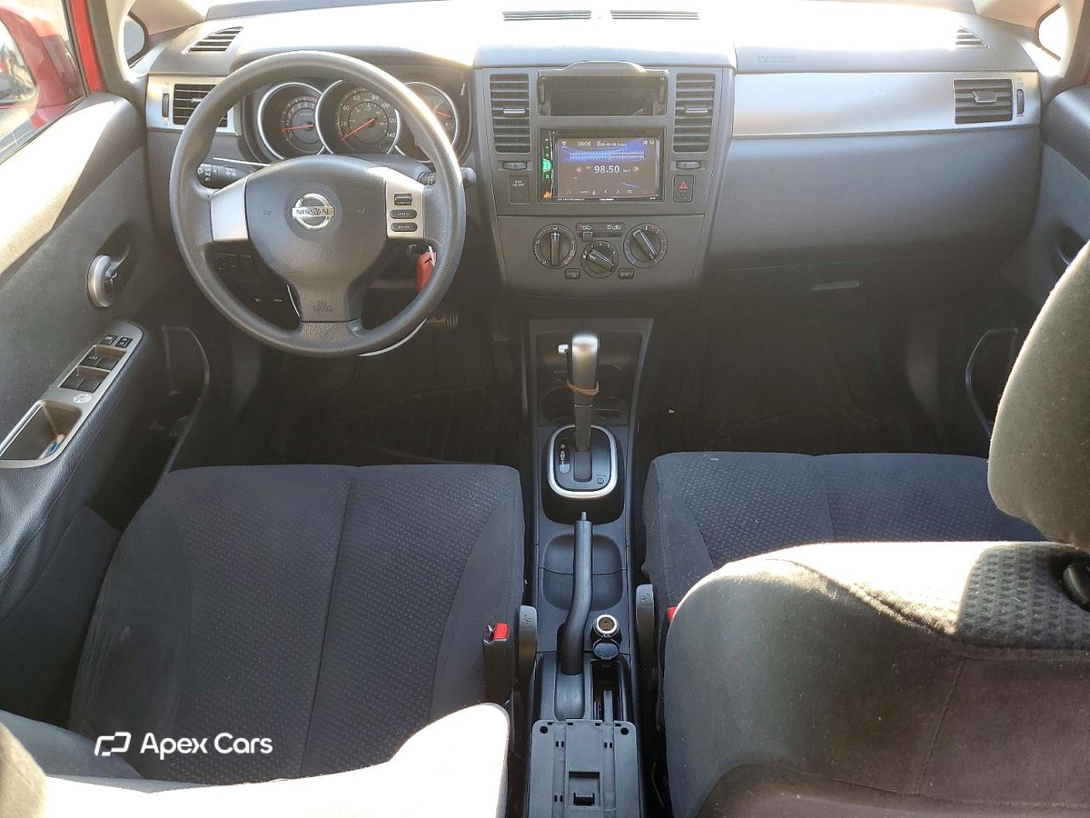 Nissan Versa 2011